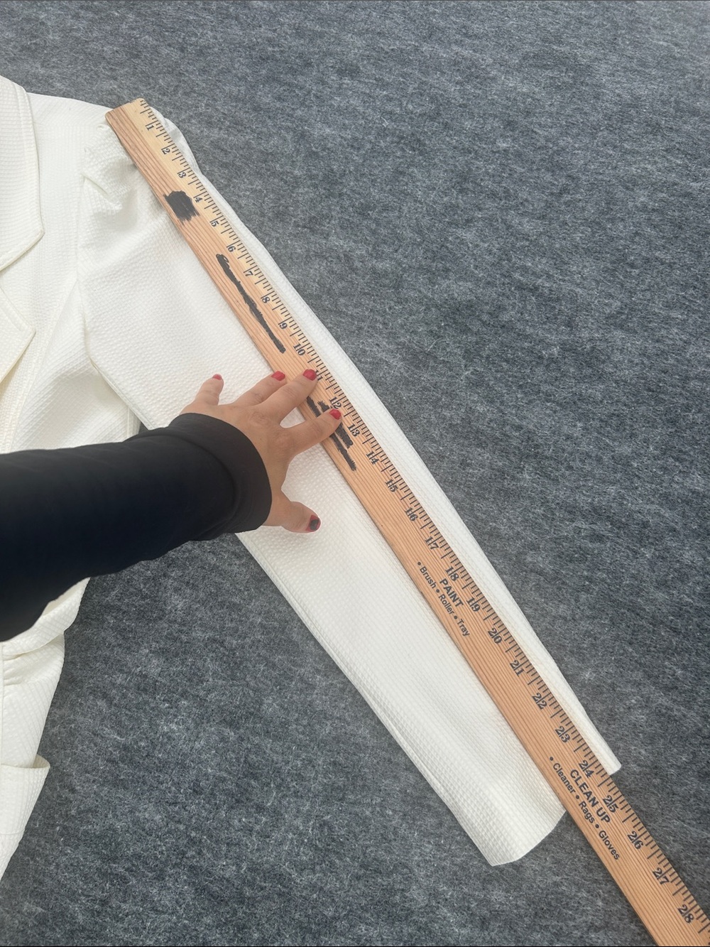 SMYTHE Ruched Blazer in White Seersucker Button Closure Size 6 - Picture 12 of 13